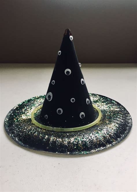 Budget-friendly Halloween decoration: Make a paper plate witch hat